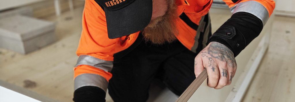 Muuttopalvelu Kengurut pakkaa, suojaa, purkaa, kokoaa ja asentaa kalusteet ja irtaimiston.